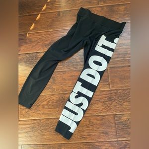 Gently worn Women’s Large black Nike workout leggings